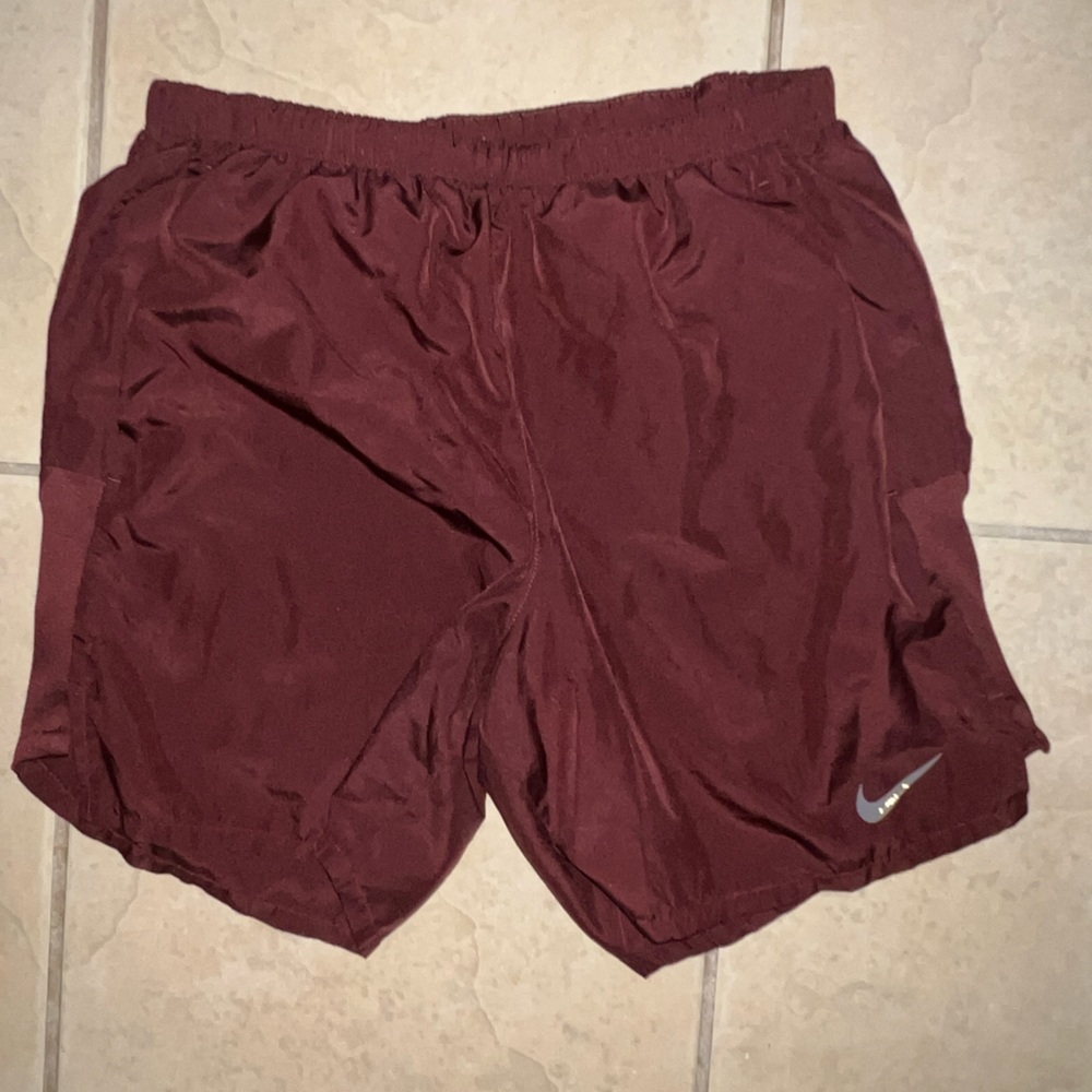 NIKE 6 inch running shorts